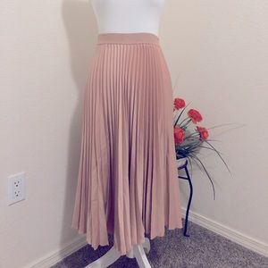H&M Pink Pleated Skirt
